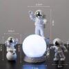 figurine-astronaute-argent