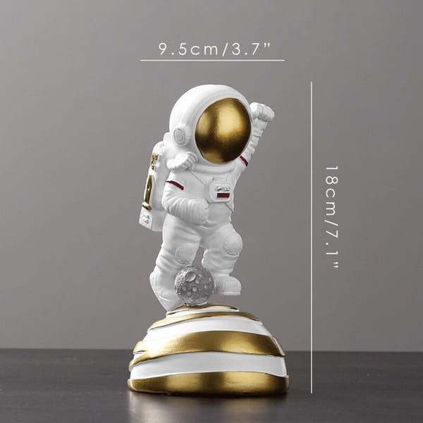 figurine astronaute joueur foot or