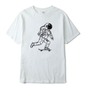 t shirt astronaute skateboard